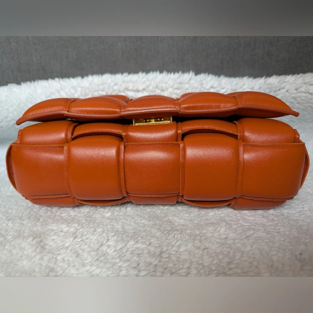 Authenic Bottega Veneta Chain Cassette Bag - Picture 2 of 12